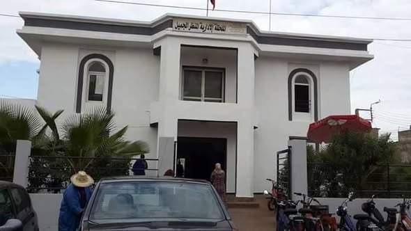 ” العطاشة ” يجوبون سراً نفوذ المنظر الجميل حاملين أدوات البناء، ويشرعون في تشييد أكواخ غير قانونية داخل مرافق مختلفة بسيدي مومن الجزء الأول