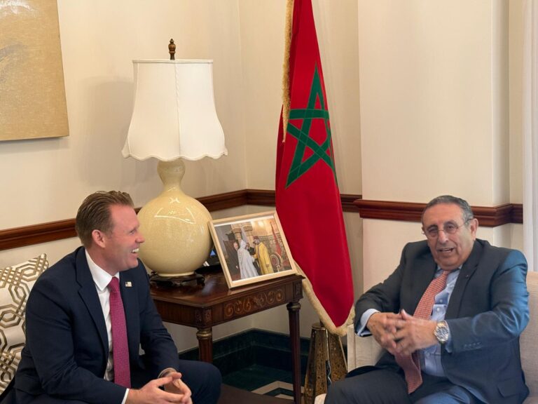العمراني يتباحث مع المدير التنفيذي لمجموعة عمل البيت الأبيض الخاصة بكأس العالم 2026