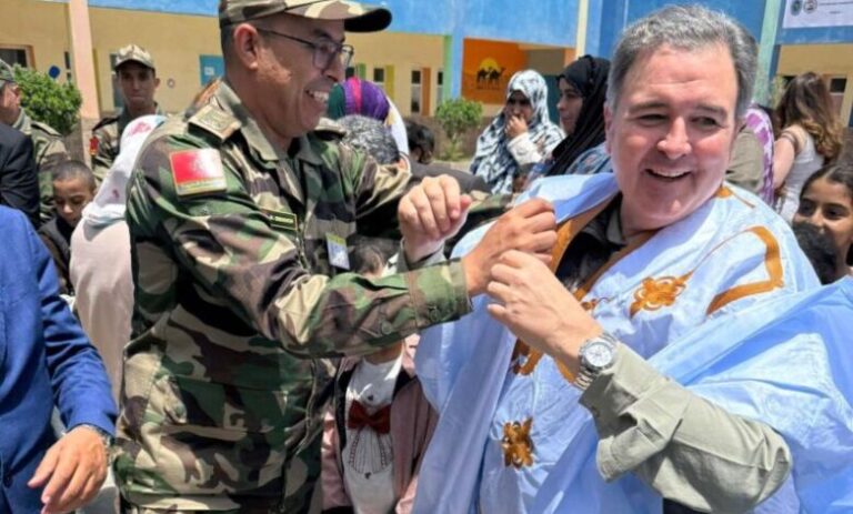 السفير الأمريكي بعد لقائه رئيس بعثة المينورسو.. يجدد دعم واشنطن لمغربية الصحراء ويحذر بوليساريو