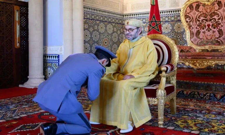 جلالة الملك يعين ولي العهد الأمير مولاي الحسن منسقا لمكاتب ومصالح القيادة العامة للقوات المسلحة الملكية