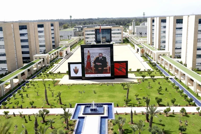 المقر المركزي للشرطة في حلة جديدة .. هندسة عصرية وتكنولوجيا متطورة ( الصور)